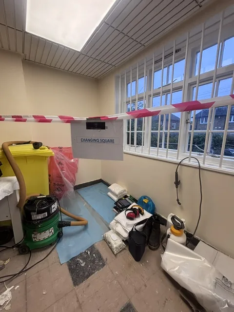 Asbestos floor tile and bitumen removal in Hammersmith